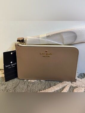 Kate Spade Lucy Taupe and Ivory Leather Wristlet! NWT!